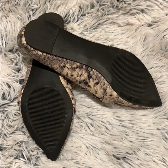 SOLD ♥️ Steve Madden Snakeskin Pointed Flats - Picture 5 of 5